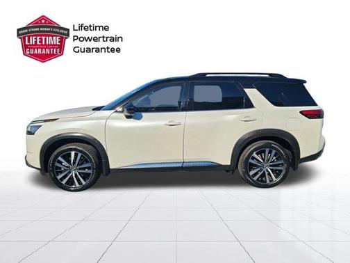White 2024 Nissan Pathfinder Platinum