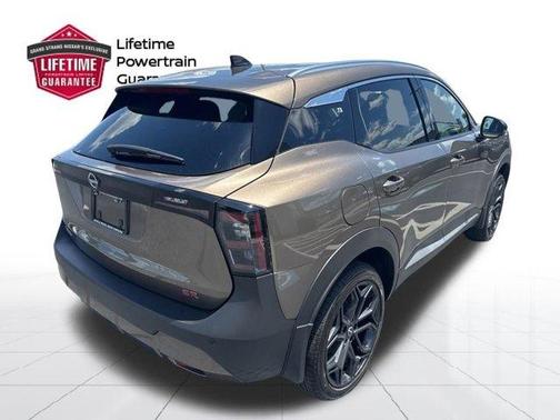 Canyon Bronze M 2026 Nissan Kicks SR
