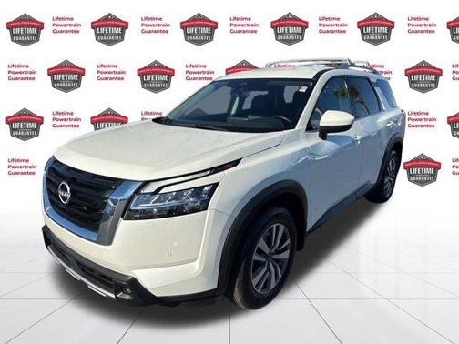 2023 Nissan Pathfinder SL
