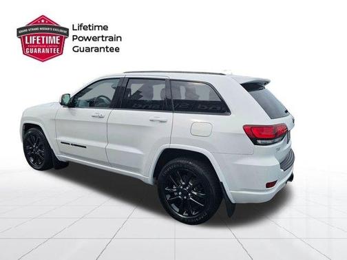 Bright White Clearcoat 2021 Jeep Grand Cherokee Laredo X