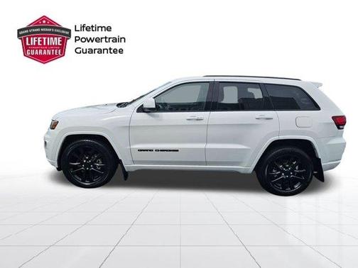 Bright White Clearcoat 2021 Jeep Grand Cherokee Laredo X