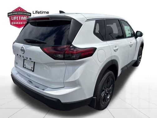 Everest White P 2026 Nissan Rogue SV