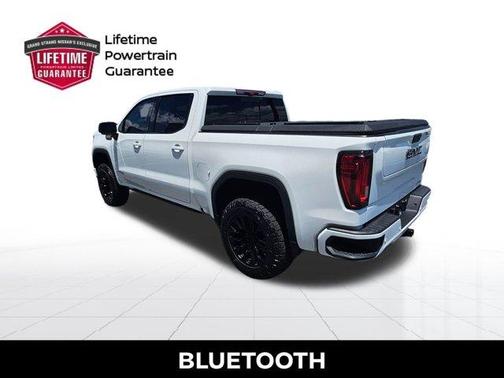 Summit White 2023 GMC Sierra 1500 AT4
