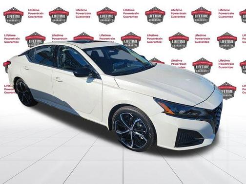 2025 Nissan Altima SR