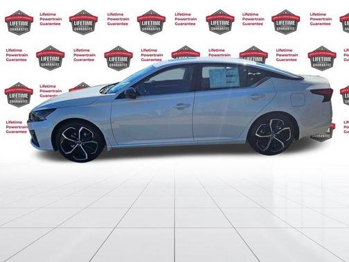 2025 Nissan Altima SR