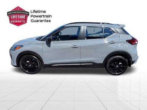 Boulder Gray Metallic 2024 Nissan Kicks SR