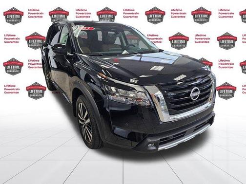 2025 Nissan Pathfinder Platinum