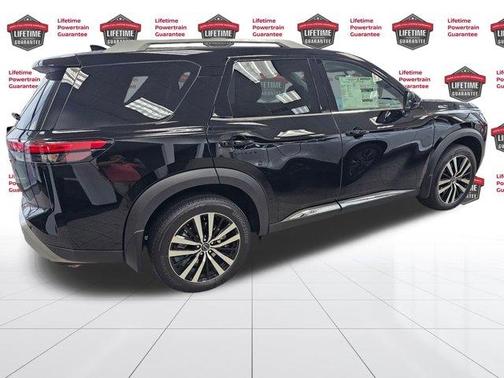 2025 Nissan Pathfinder Platinum