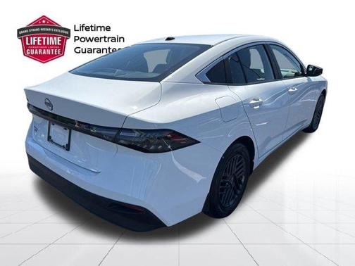 Cloud White 2026 Nissan Sentra SV