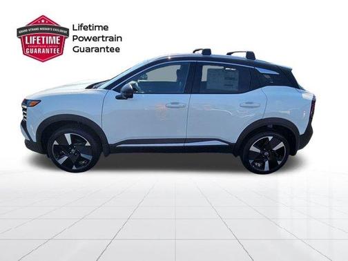 2t Wht Blk Roof 2026 Nissan Kicks SR