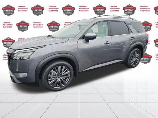 2025 Nissan Pathfinder SL