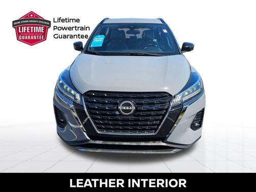 Boulder Gray Pearl 2022 Nissan Kicks SR