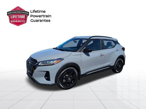 Boulder Gray Pearl 2022 Nissan Kicks SR
