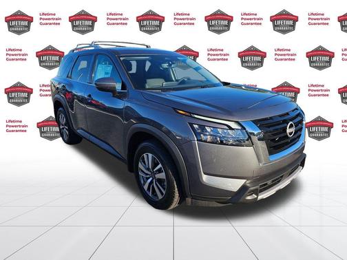 2025 Nissan Pathfinder SL