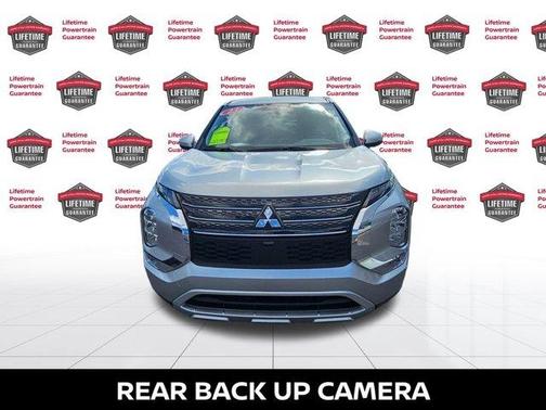 2023 Mitsubishi Outlander SE