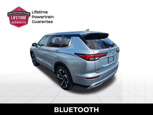 2023 Mitsubishi Outlander SE