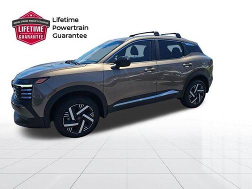 Canyon Bronze M 2026 Nissan Kicks SV