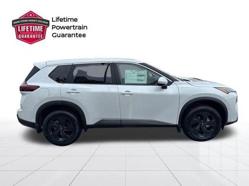 Everest White P 2026 Nissan Rogue SV