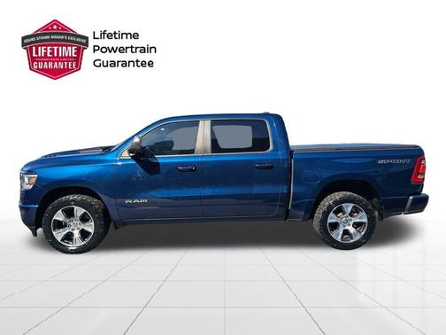 Patriot Blue Pearlcoat 2023 RAM 1500 Laramie
