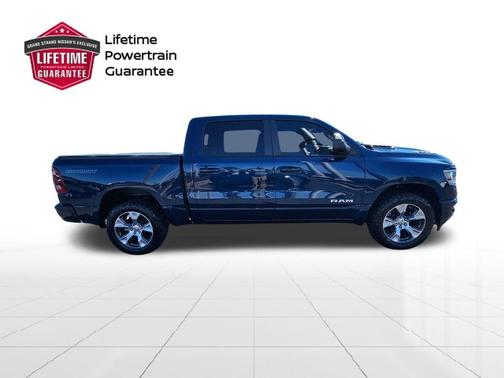 Patriot Blue Pearlcoat 2023 RAM 1500 Laramie
