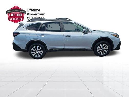 Ice Silver Metallic 2020 Subaru Outback Premium