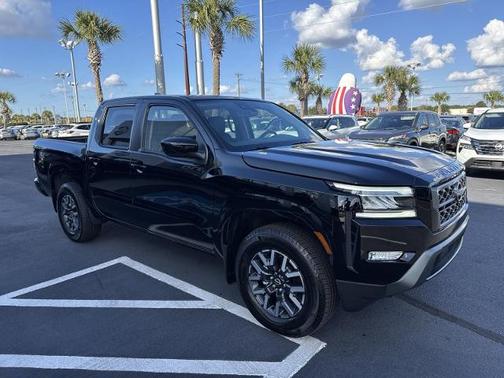 2024 Nissan Frontier SL