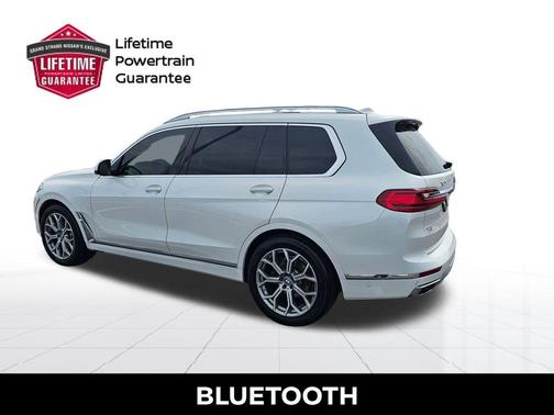 Mineral White Metallic 2022 BMW X7 xDrive40i