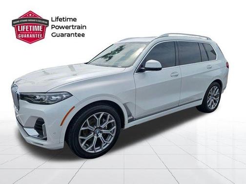 Mineral White Metallic 2022 BMW X7 xDrive40i