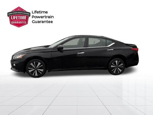 Super Black Clearcoat 2022 Nissan Altima 2.5 SL