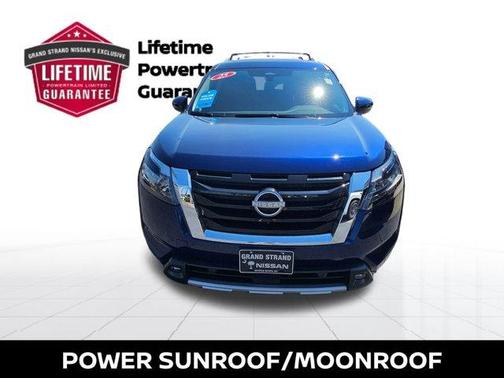 2025 Nissan Pathfinder SL