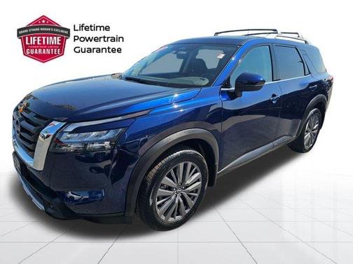 2025 Nissan Pathfinder SL