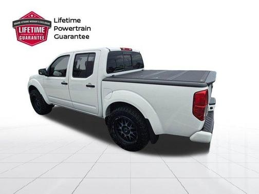 Glacier White 2019 Nissan Frontier Desert Runner