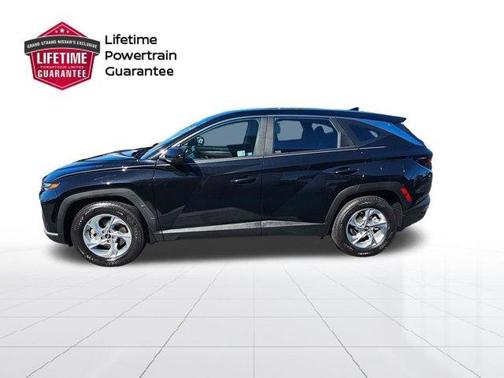 Black Pearl 2024 Hyundai TUCSON SE