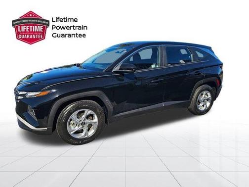 Black Pearl 2024 Hyundai TUCSON SE