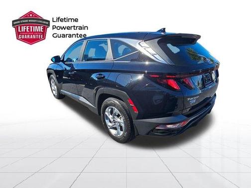 Black Pearl 2024 Hyundai TUCSON SE