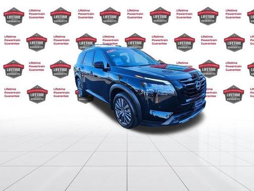 2024 Nissan Pathfinder SL