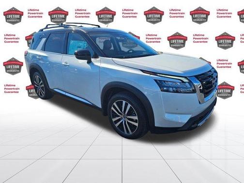 2025 Nissan Pathfinder Platinum