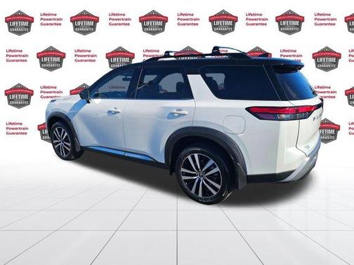 2025 Nissan Pathfinder Platinum