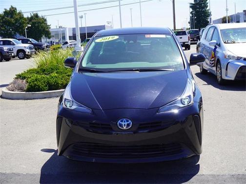 2019 Toyota Prius L