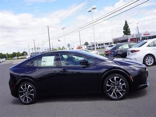 2025 Toyota Prius L