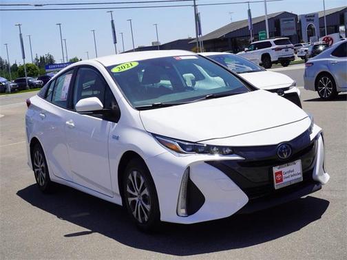 2021 Toyota Prius Prime LE