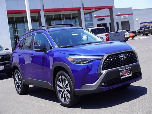2025 Toyota Corolla Cross XLE