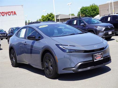 2025 Toyota Prius LE