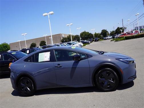 2025 Toyota Prius LE