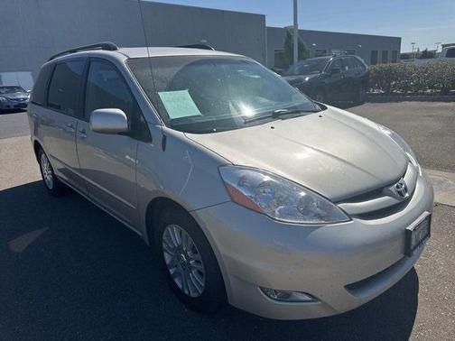 2010 Toyota Sienna XLE