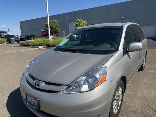 2010 Toyota Sienna XLE