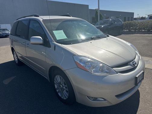 2010 Toyota Sienna XLE
