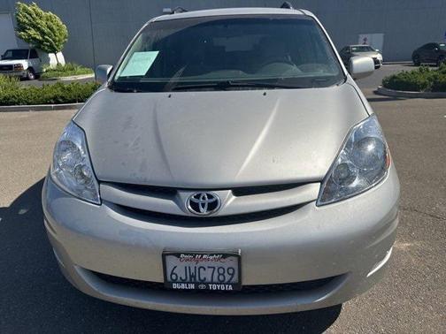 2010 Toyota Sienna XLE