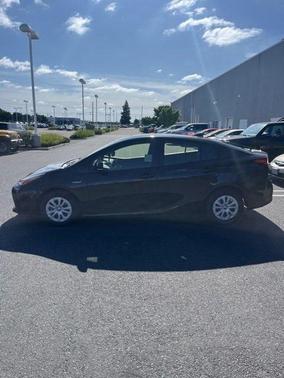 2019 Toyota Prius LE
