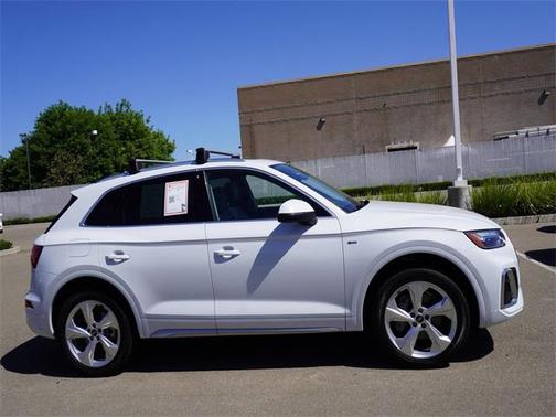 2023 Audi Q5 45 S line Premium Plus
